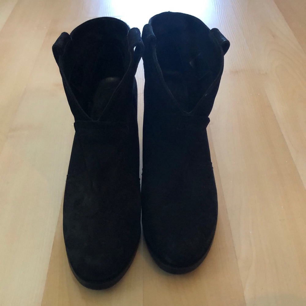 Black bootie